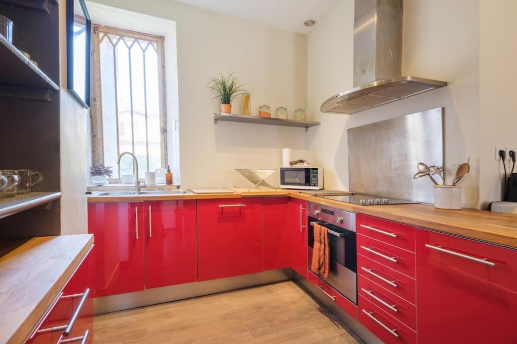 Appartement Avec Son Patio Dans Centre Historique De Bourg Bagian luar foto