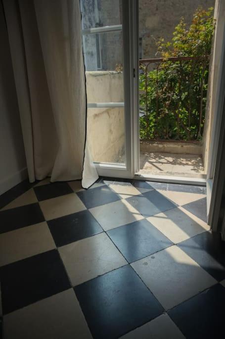 Appartement Avec Son Patio Dans Centre Historique De Bourg Bagian luar foto