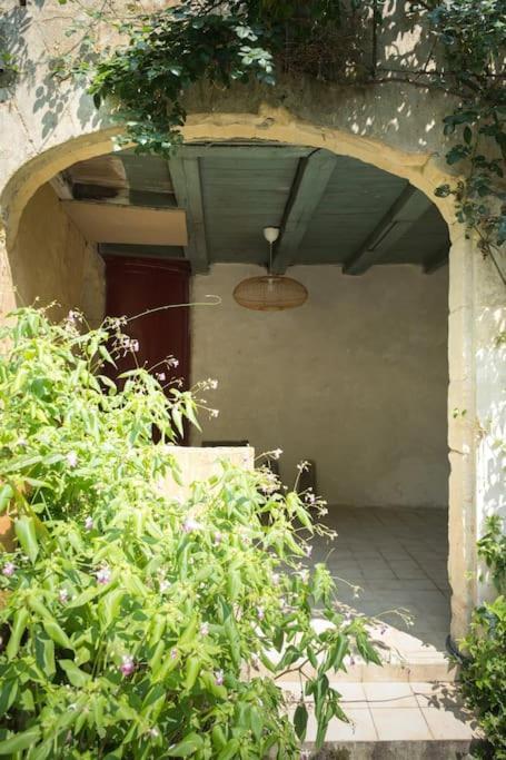 Appartement Avec Son Patio Dans Centre Historique De Bourg Bagian luar foto